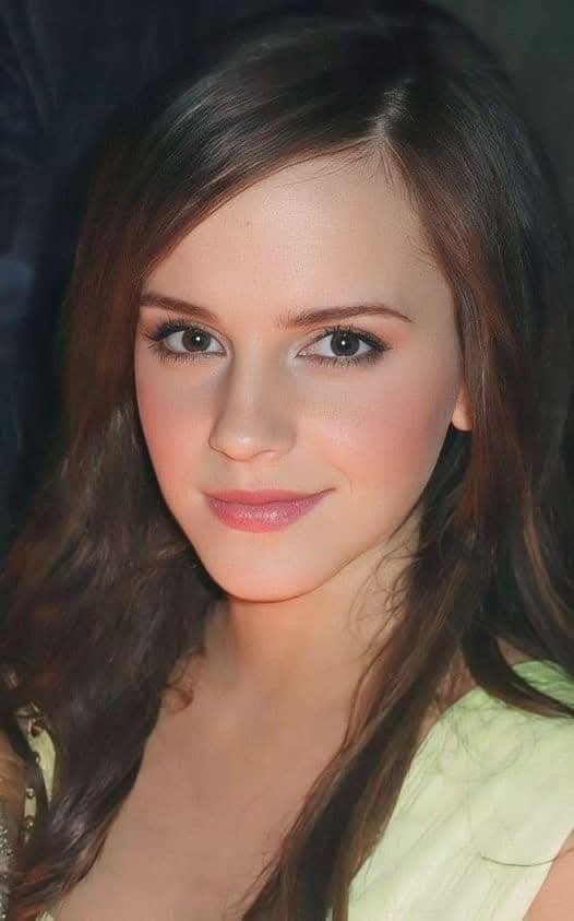 D3hzDg37 Emma Watson 07.jpg